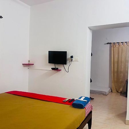 Hotel Sunday - Townhouse Club Airport Trivandrum Thiruvananthapuram Екстериор снимка