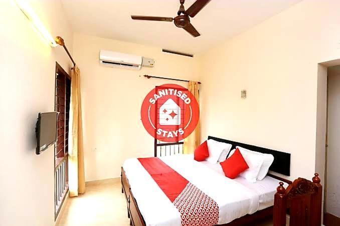 Hotel Sunday - Townhouse Club Airport Trivandrum Thiruvananthapuram Екстериор снимка