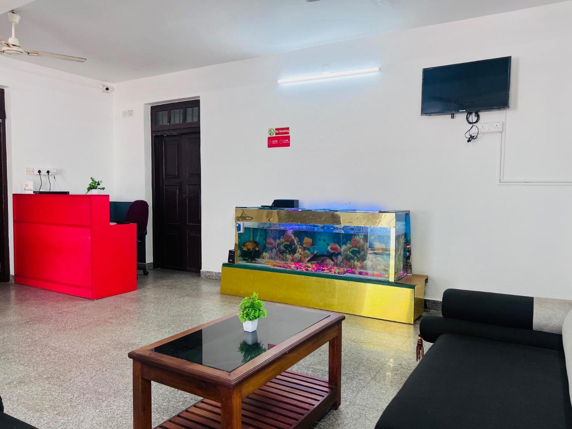 Hotel Sunday - Townhouse Club Airport Trivandrum Thiruvananthapuram Екстериор снимка