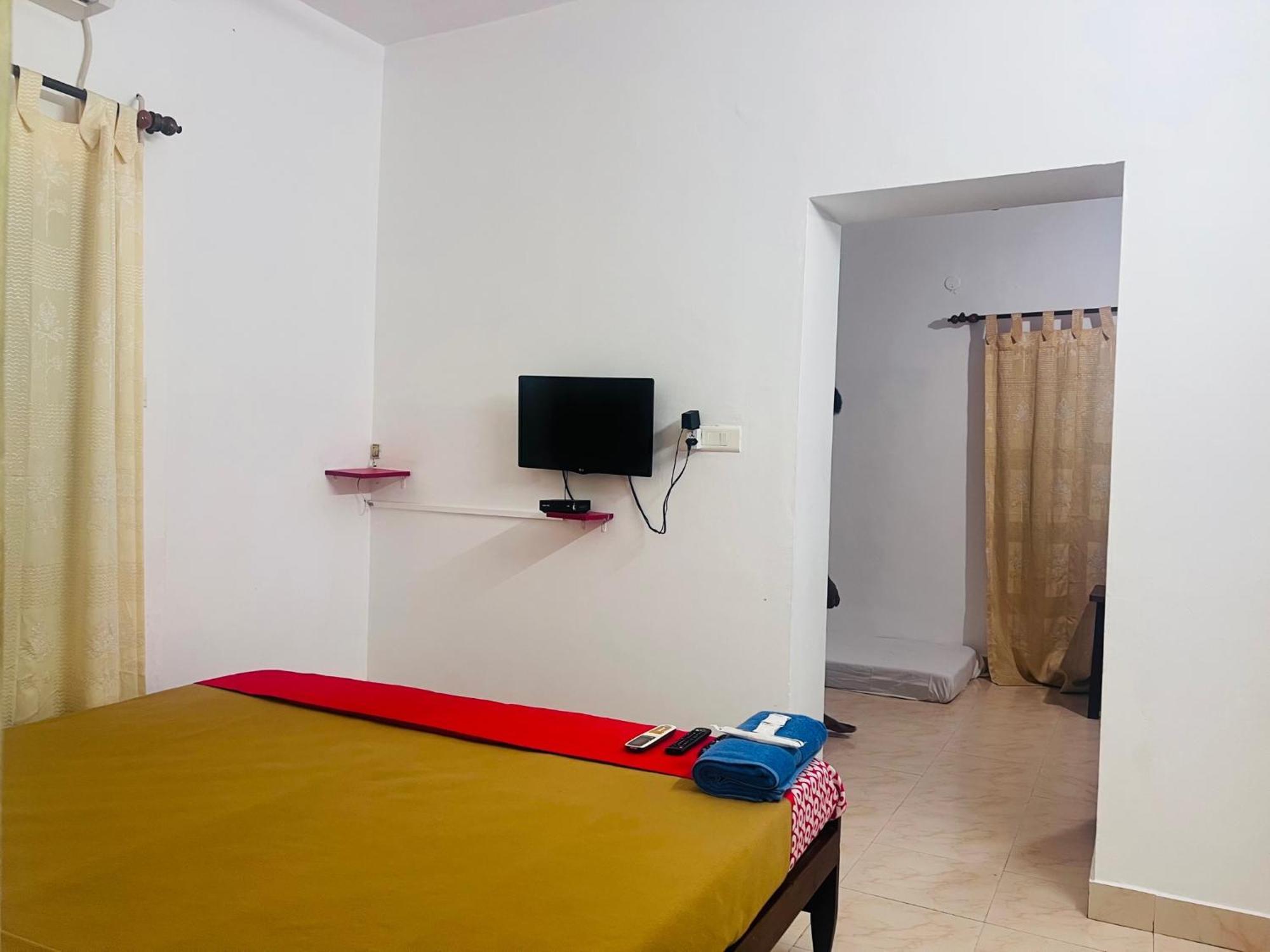 Hotel Sunday - Townhouse Club Airport Trivandrum Thiruvananthapuram Екстериор снимка