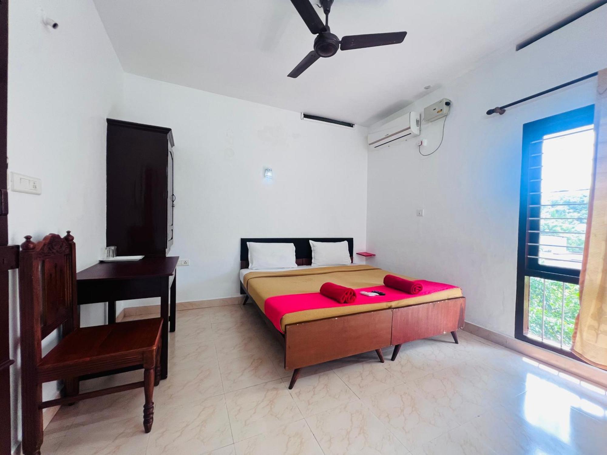 Hotel Sunday - Townhouse Club Airport Trivandrum Thiruvananthapuram Екстериор снимка